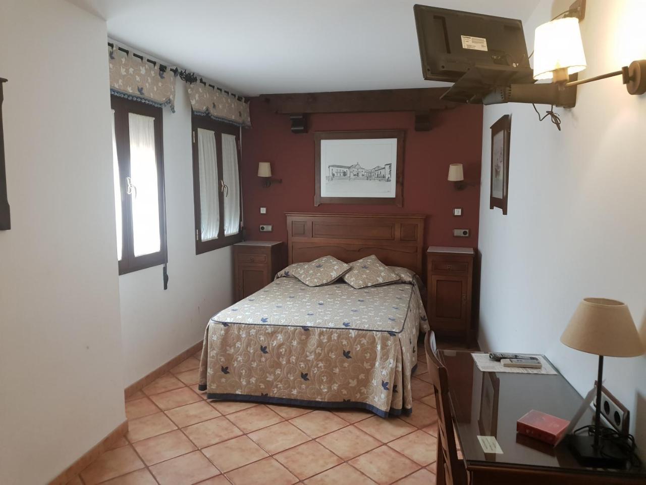 Hospederia Ana Pilar Hotell Porcuna Exteriör bild